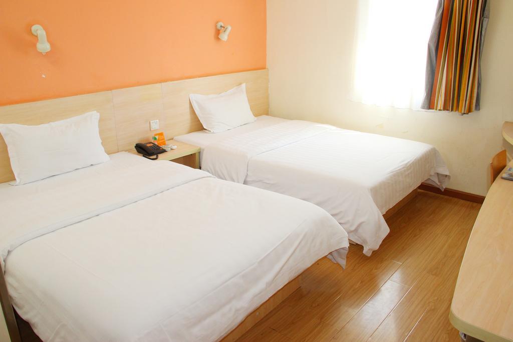 7Days Inn Foshan Qiandeng Lake Nangui Road Subway Station Exteriör bild
