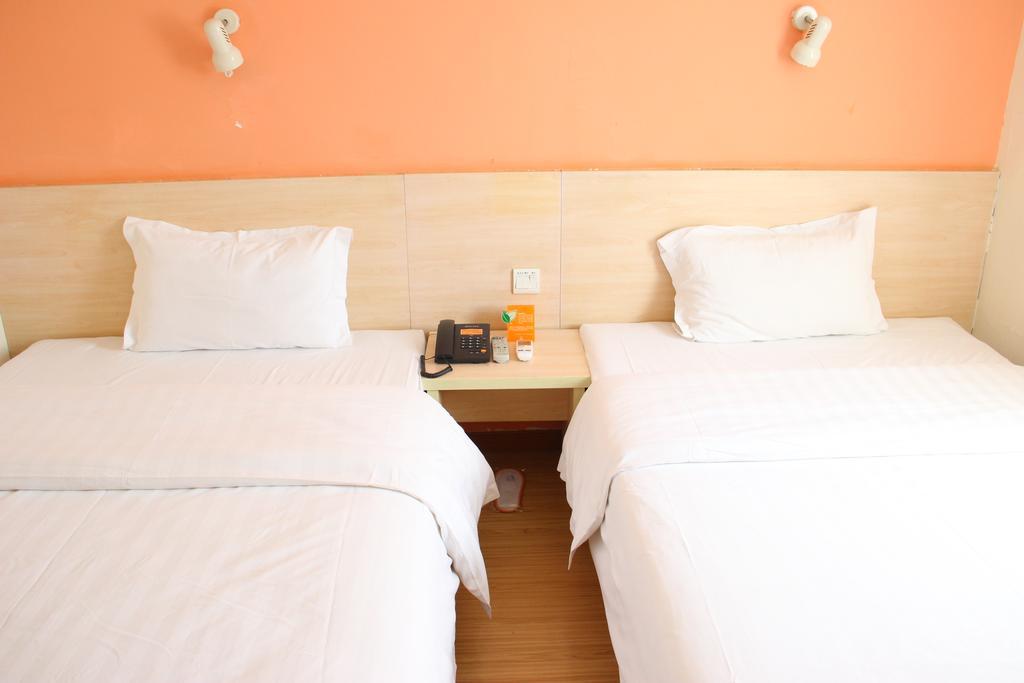 7Days Inn Foshan Qiandeng Lake Nangui Road Subway Station Exteriör bild