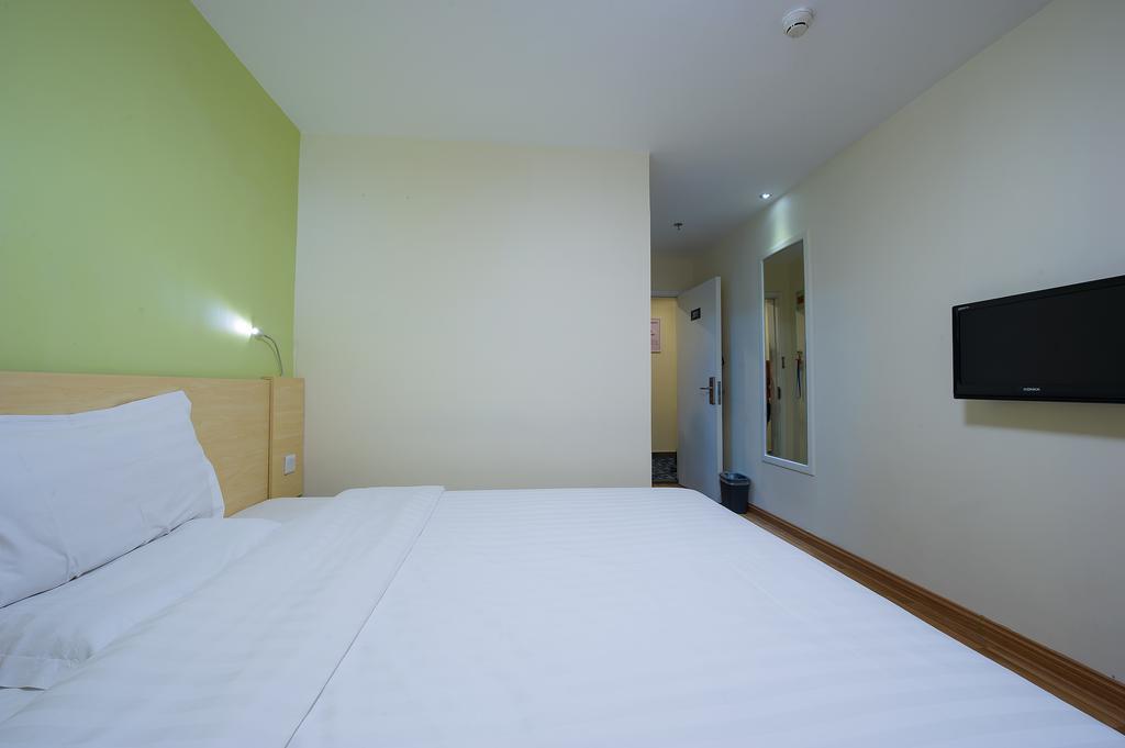 7Days Inn Foshan Qiandeng Lake Nangui Road Subway Station Exteriör bild