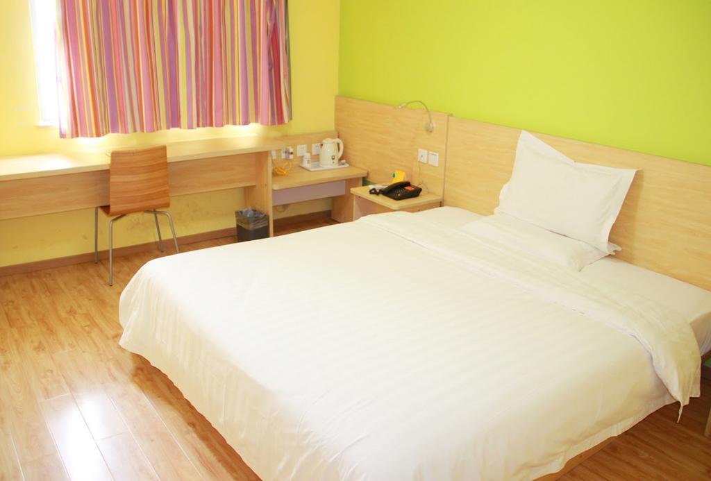 7Days Inn Foshan Qiandeng Lake Nangui Road Subway Station Exteriör bild