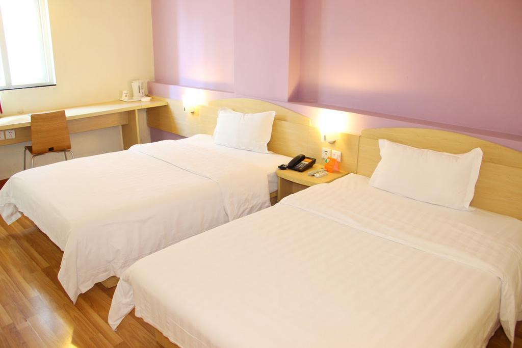 7Days Inn Foshan Qiandeng Lake Nangui Road Subway Station Exteriör bild