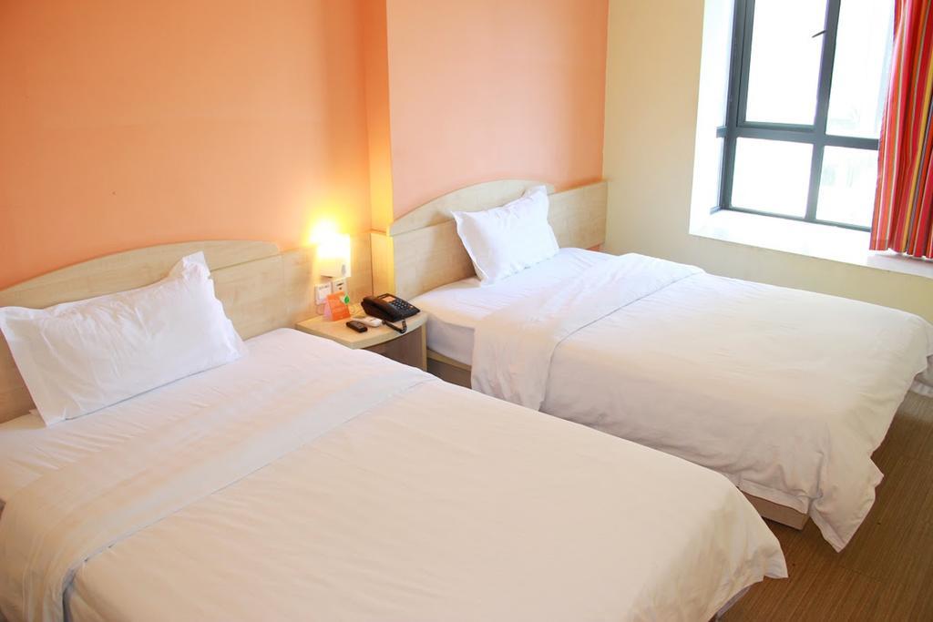7Days Inn Foshan Qiandeng Lake Nangui Road Subway Station Exteriör bild